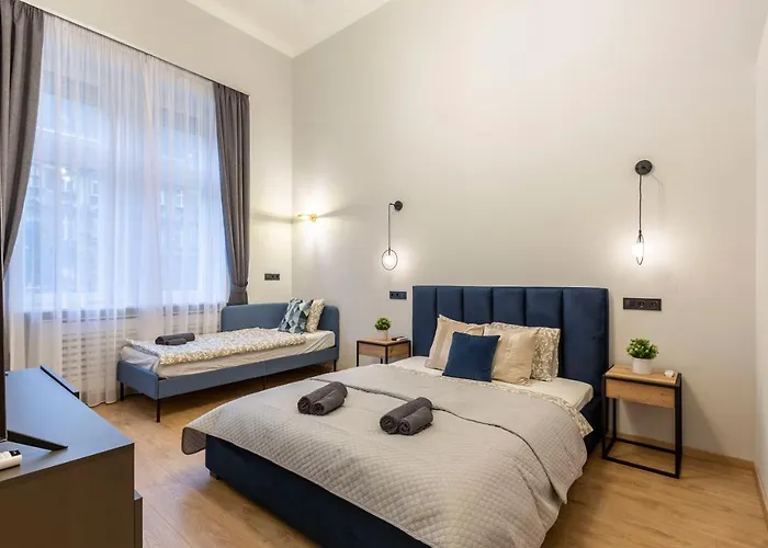 Exclusive New York In The Heart Of Budapešť