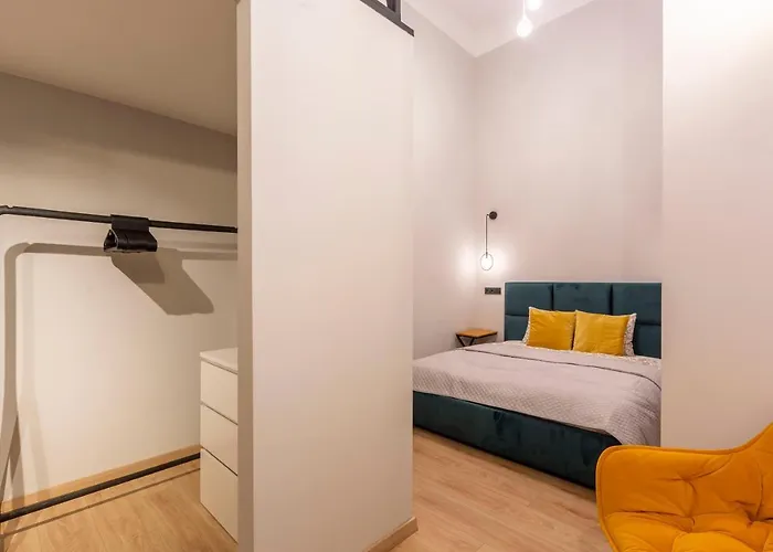 Exclusive New York In The Heart Of Budapešť