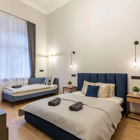 Exclusive New York In The Heart Of Budapest