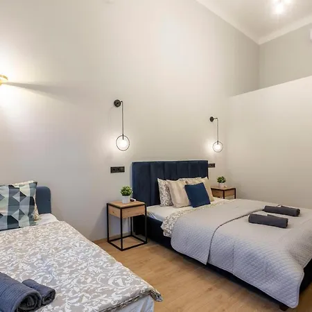 Exclusive New York In The Heart Of Budapest