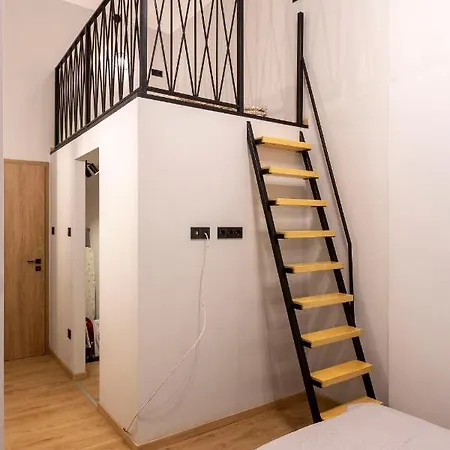 Exclusive New York In The Heart Of Apartment Budapest