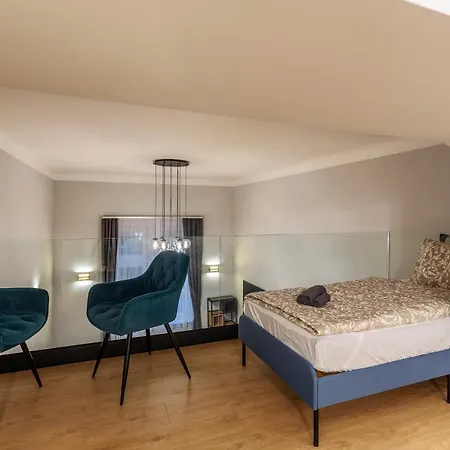 Exclusive New York In The Heart Of